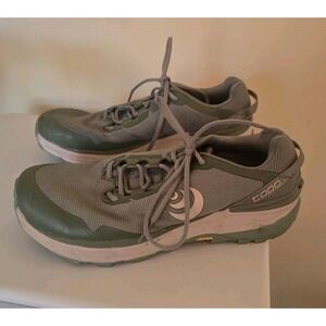 Topo Traverse Sage/Tan Womens Size 9.5